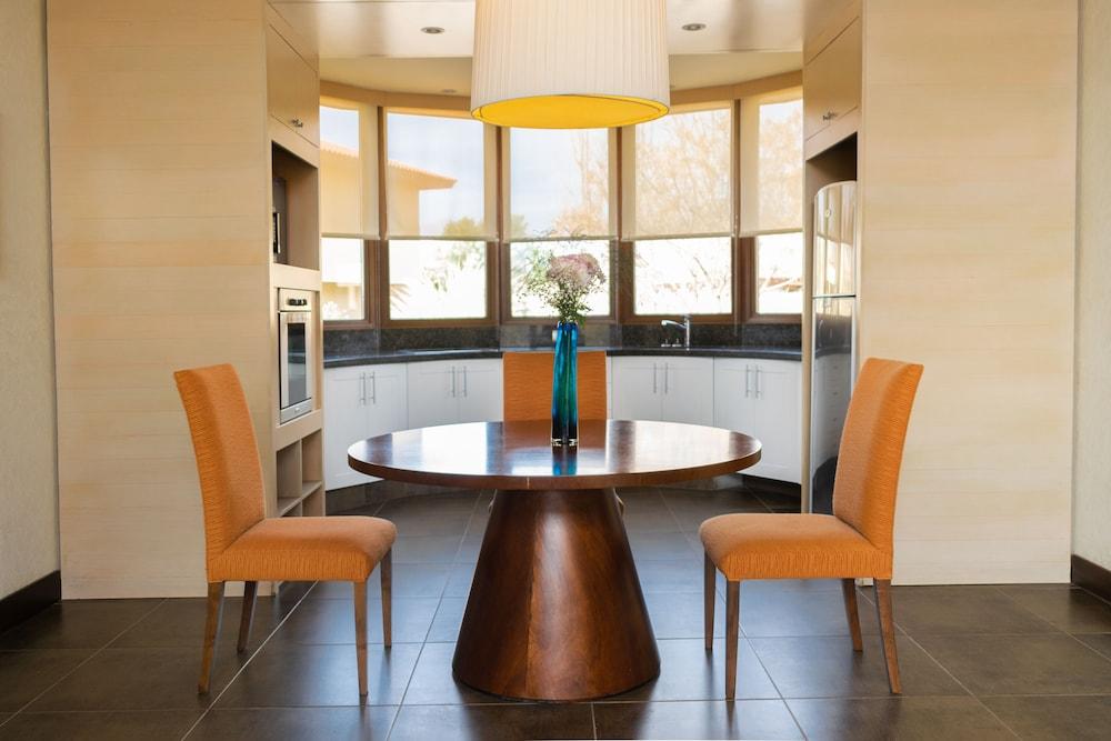 Готель Grace Кафаяте Екстер'єр фото A dining room