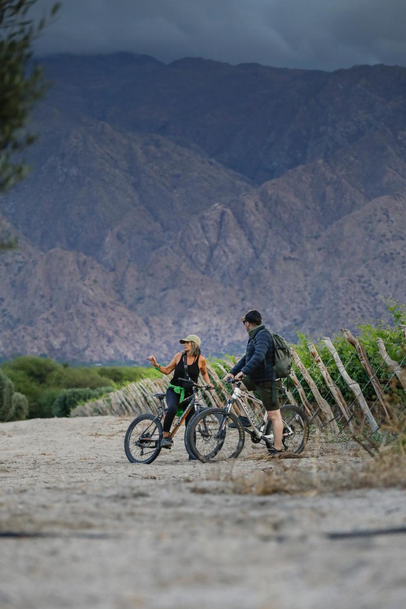Готель Grace Кафаяте Екстер'єр фото Biking in the Santa Rosa Mountains