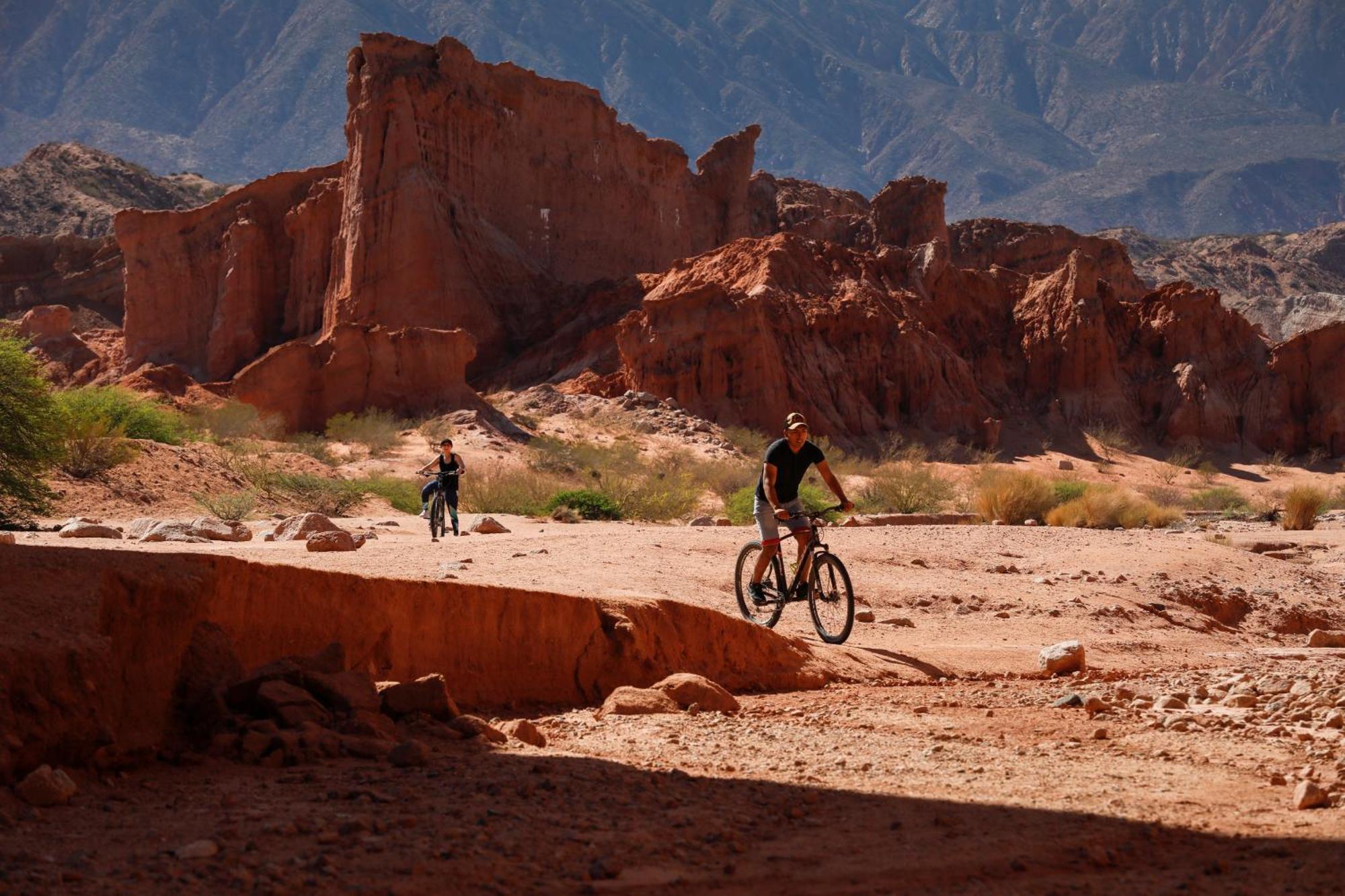 Готель Grace Кафаяте Екстер'єр фото Biking at the Grand Canyon
